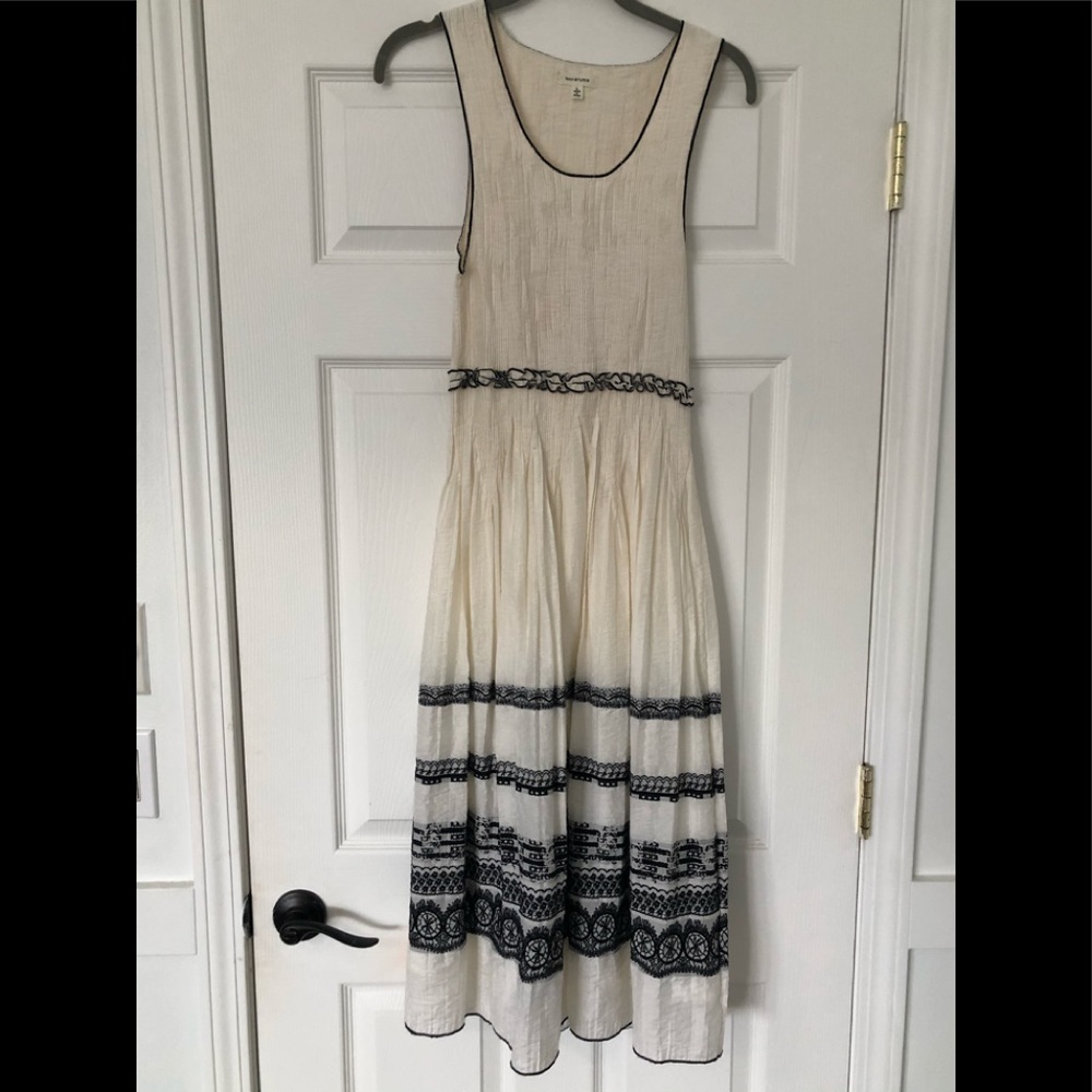Max studio tea dress, white with black lace. L